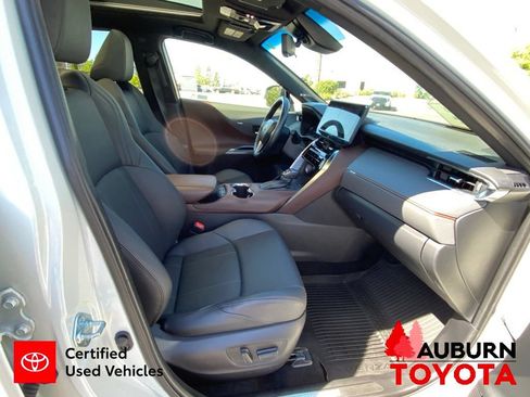 Certified 2021 Toyota Venza Limited AWD/4WD image 15