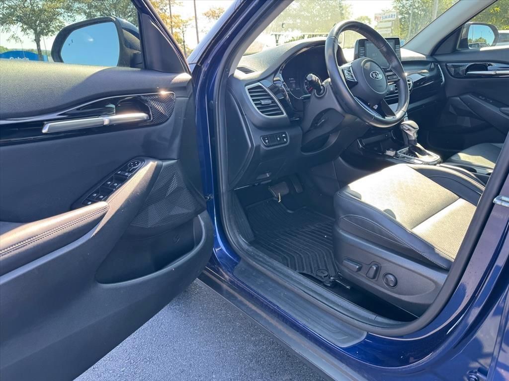 Certified 2021 Kia Seltos EX AWD/4WD image 14