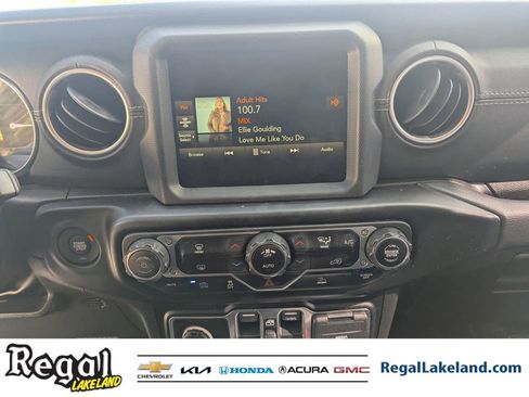 Used 2022 Jeep Wrangler Unlimited Sahara image 16