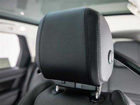 New 2025 Land Rover Discovery Sport S image 15