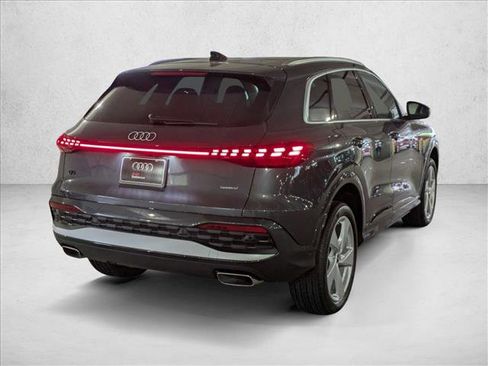 New 2025 Audi Q5 Premium Plus image 2