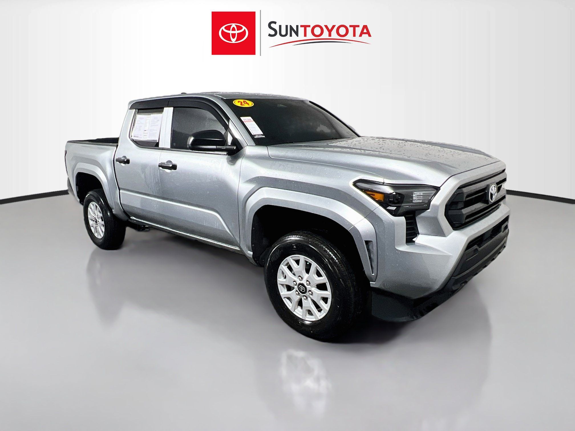 Used 2024 Toyota Tacoma SR AWD/4WD image 4