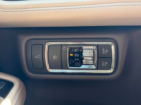 Used 2020 Lincoln Aviator Reserve w/ Equipment Group 201A RWD image 21