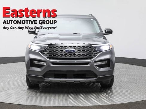 Used 2022 Ford Explorer XLT w/ Equipment Group 202A image 2