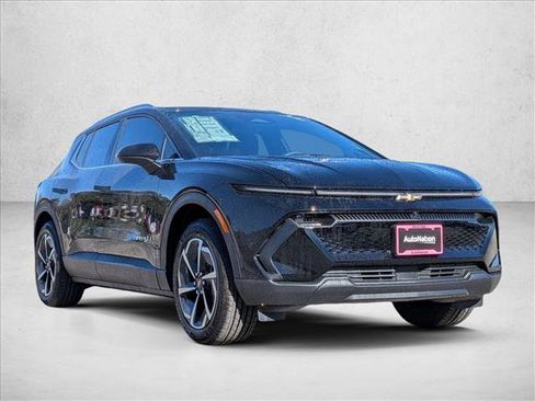 New 2026 Chevrolet Equinox EV LT image 3