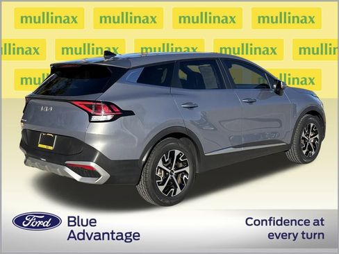 Used 2023 Kia Sportage EX image 4