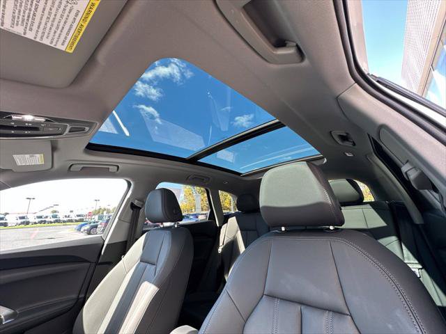 Used 2025 Audi Q5 Premium w/ Convenience Package AWD/4WD image 9