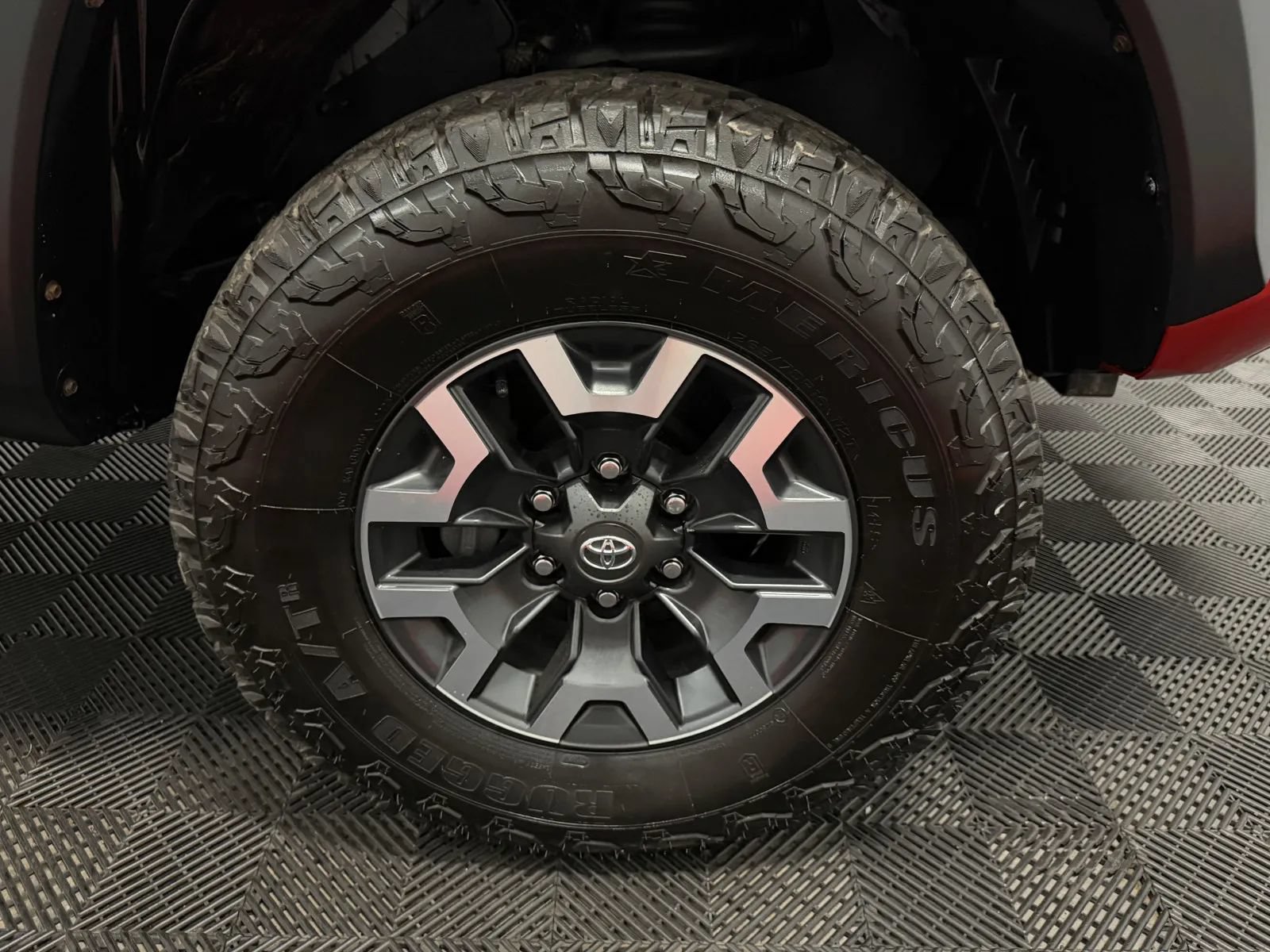 Used 2021 Toyota Tacoma TRD Off-Road w/ Technology Package AWD/4WD image 19