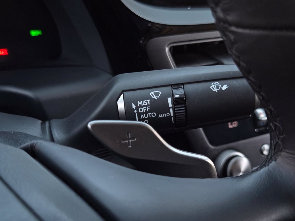 Used 2025 Lexus ES 300h w/ Premium Package FWD image 27