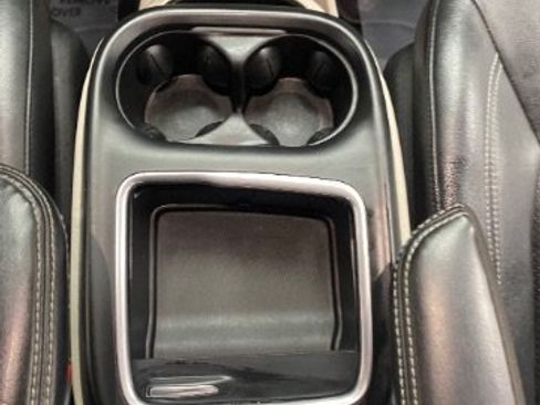 Used 2022 Chrysler Pacifica Touring-L FWD image 16