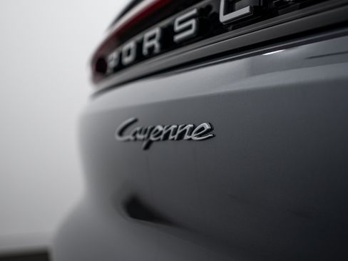 Certified 2026 Porsche Cayenne AWD/4WD image 26