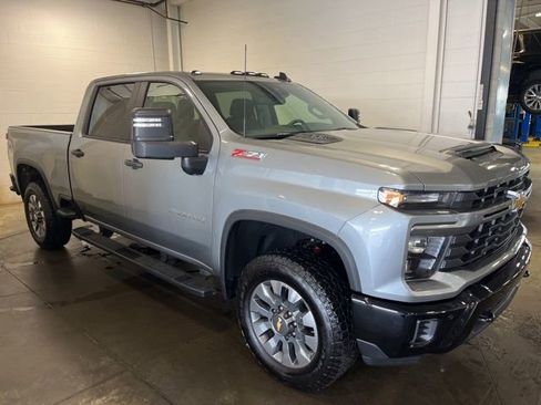 Used 2025 Chevrolet Silverado 2500 Custom w/ Custom Value Package AWD/4WD image 3