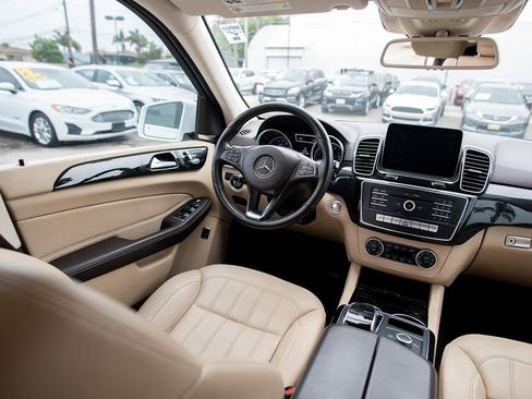 Used 2017 Mercedes-Benz GLE 350 w/ Premium 1 Package image 28