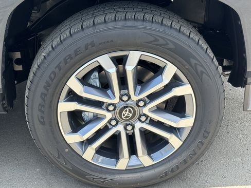 New 2026 Toyota 4Runner Limited AWD/4WD image 15