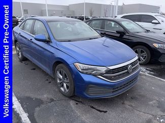 Used 2024 Volkswagen Jetta SE video 1