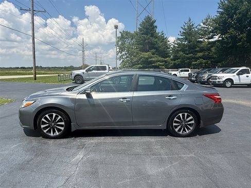 Used 2016 Nissan Altima 2.5 SL w/ 2.5 Technology Package FWD image 3
