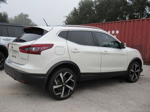 Used 2021 Nissan Rogue Sport SL w/ Premium Package image 4