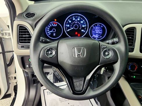 Used 2021 Honda HR-V LX image 13