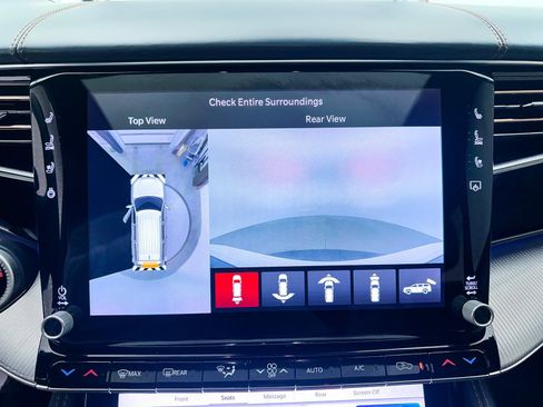 Used 2022 Jeep Grand Wagoneer Series III w/ Flexible Seating Group image 6