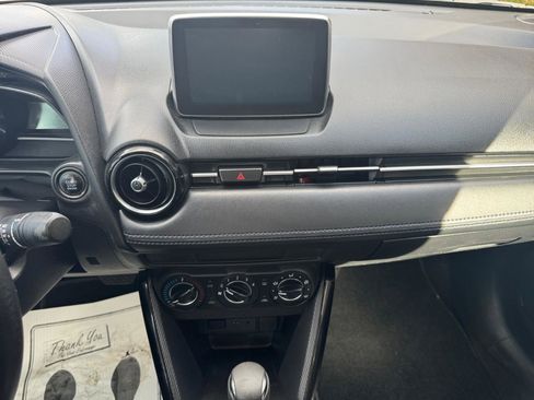 Used 2017 Toyota Yaris iA image 12