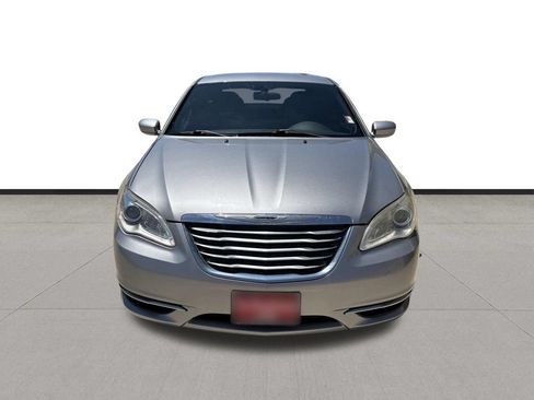 Used 2013 Chrysler 200 Touring FWD image 2