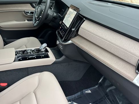 New 2026 Volvo XC90 B6 Plus AWD/4WD image 13