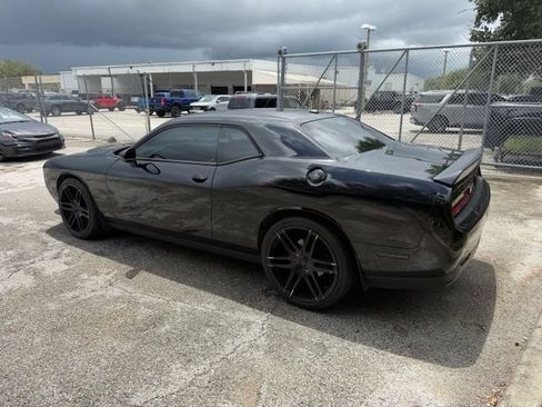Used 2016 Dodge Challenger SXT RWD image 4