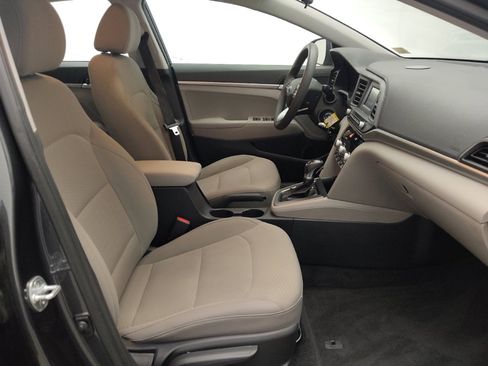 Used 2020 Hyundai Elantra SE FWD image 21