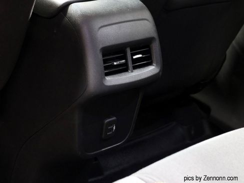 Used 2019 Chevrolet Equinox LT FWD image 15