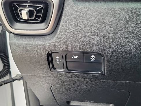 Used 2023 Kia Sorento S FWD image 19