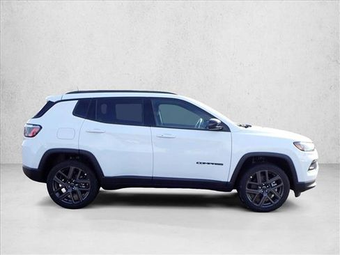 New 2026 Jeep Compass Latitude w/ Sun and Sound Group image 5