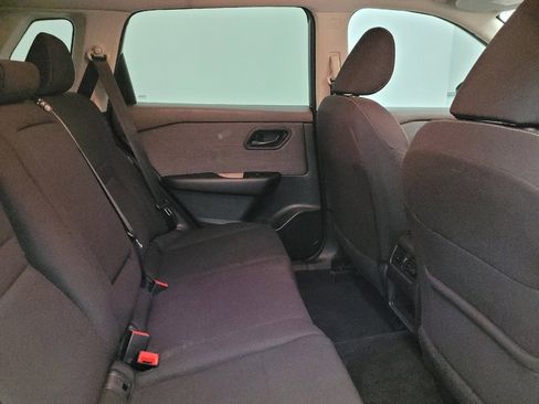 Used 2023 Nissan Rogue S image 19