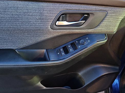 Certified 2023 Nissan Rogue SV image 13