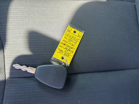 Used 2018 Jeep Wrangler Unlimited Sahara w/ Connectivity Group AWD/4WD image 33