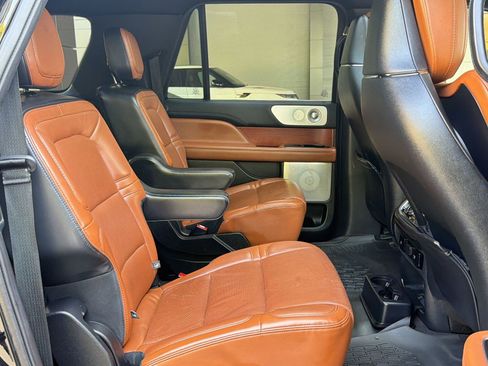 Used 2020 Lincoln Navigator L Reserve w/ Luxury Package AWD/4WD image 31