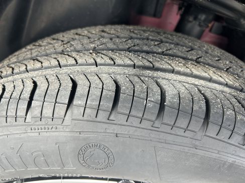 Used 2024 Jeep Compass Limited image 24