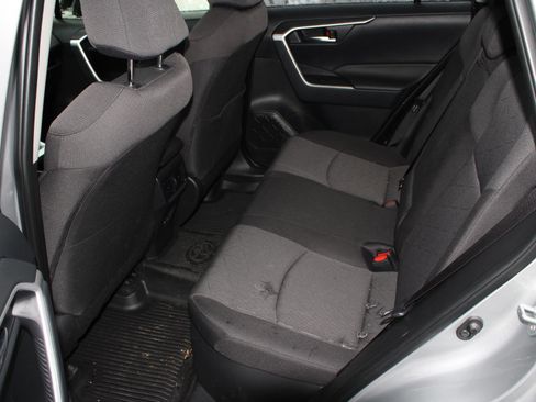 Used 2025 Toyota RAV4 XLE image 16