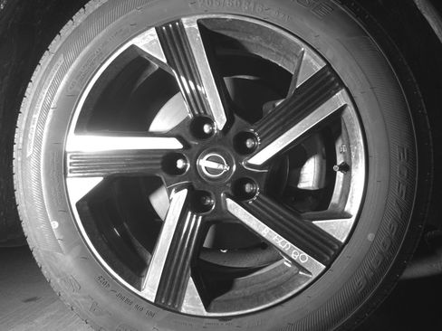 Used 2025 Nissan Sentra SV FWD image 13