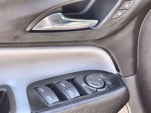Used 2024 Chevrolet Equinox LS FWD image 30