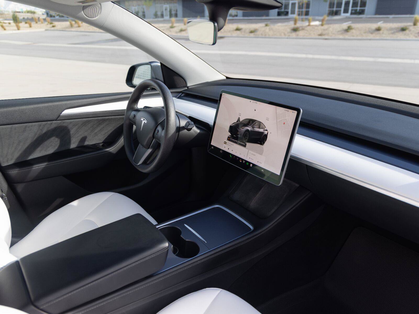 Used 2022 Tesla Model Y Long Range AWD/4WD image 29