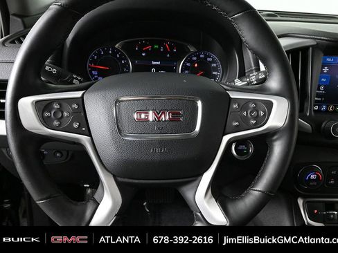Used 2024 GMC Terrain SLT image 9