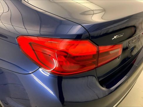 Used 2018 BMW 530i xDrive AWD/4WD image 28