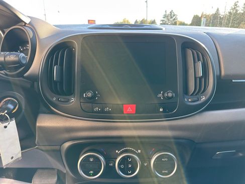 Used 2018 FIAT 500L Pop w/ Premium Group image 13