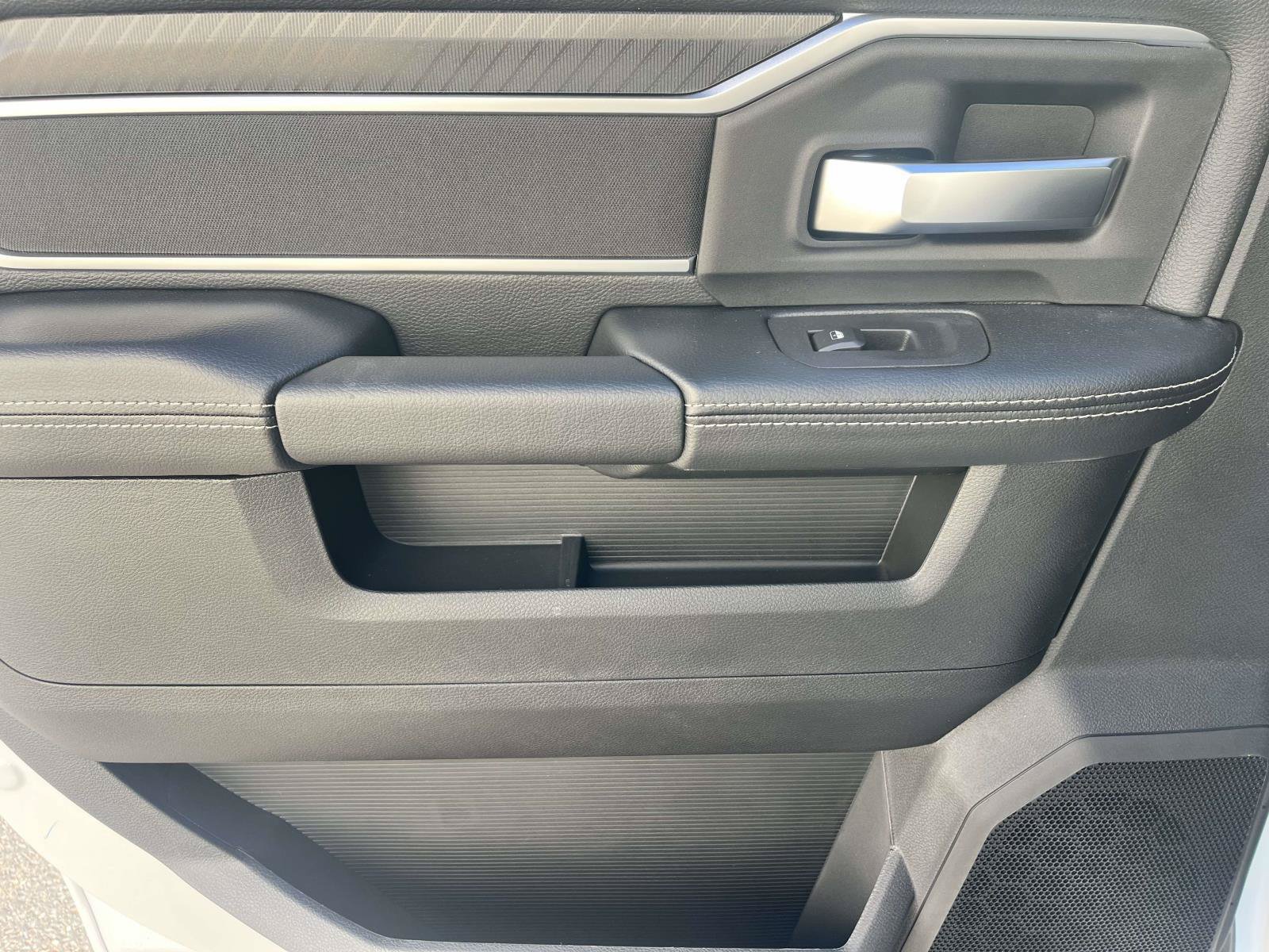 New 2026 RAM 3500 Big Horn AWD/4WD image 15