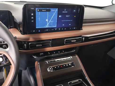 New 2026 Lincoln Aviator Reserve AWD/4WD image 5