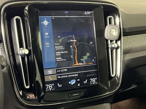 Used 2020 Volvo XC40 T5 R-Design image 17