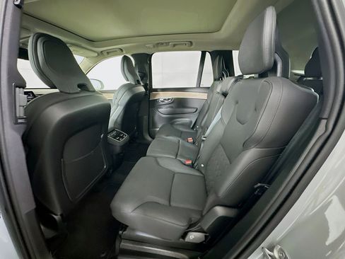 Used 2025 Volvo XC90 B6 Plus image 29