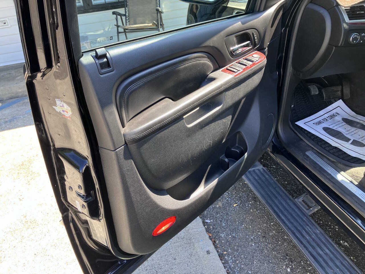 Used 2010 Cadillac Escalade ESV Premium RWD image 9
