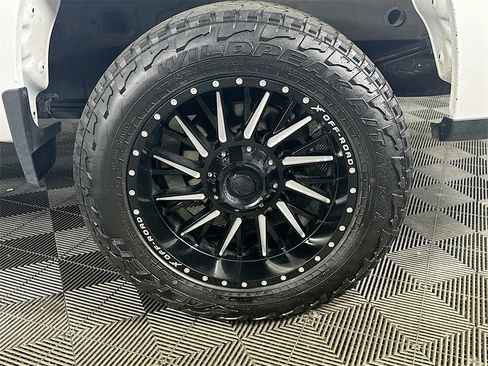 Used 2020 Chevrolet Silverado 1500 LT image 33