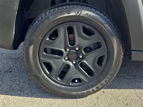 Used 2017 Jeep Renegade Trailhawk image 13